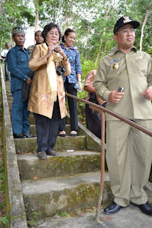 Prof. Dr. Meutia Hatta Makam Papan Tinggi Barus