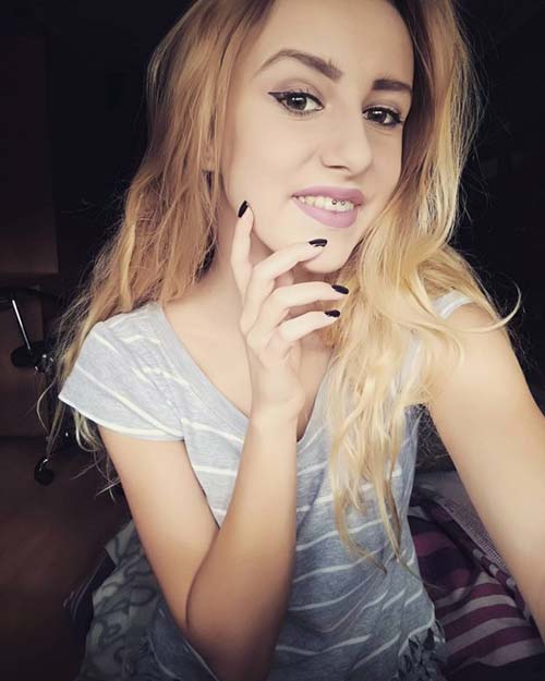 sarışın smiley piercing blonde sarışın smiley piercing blonde