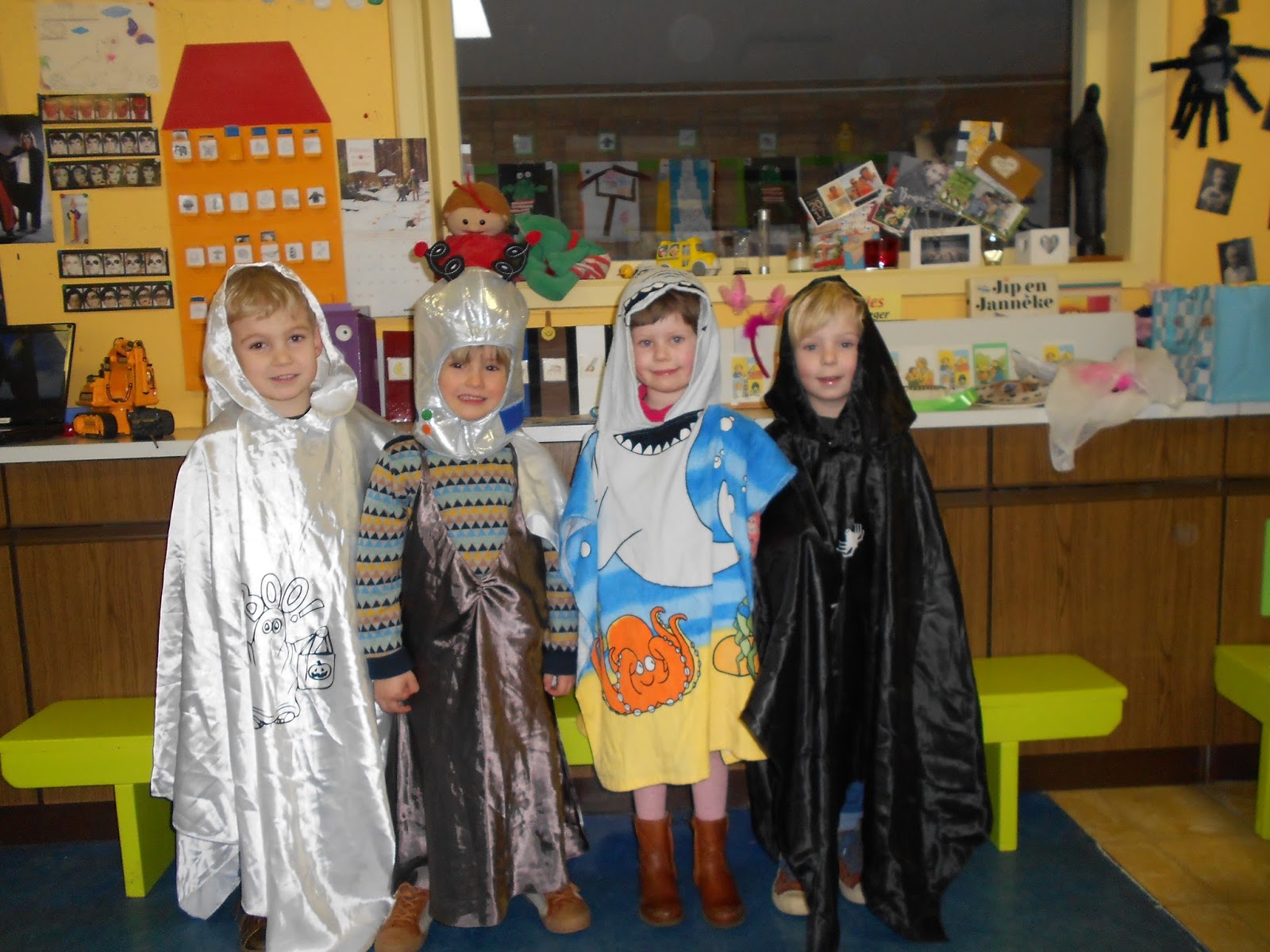 kleuterklas van meester Thijs RA RA, wie ben ik???? kleuterklas van meester Thijs RA RA, wie ben ik????