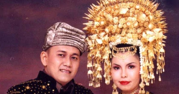 Budaya Sumatera Barat: Pakaian Adat Minang Kabau dan 