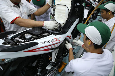 Produksi New Honda Revo X di AHM Plant Produksi New Honda Revo X di AHM Plant