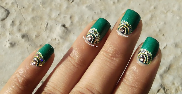 HALF MOON NAILART