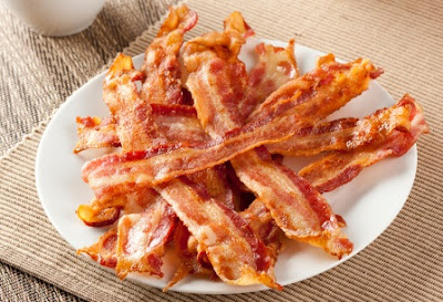 Bacon supercrujiente en el microondas y sin manchar