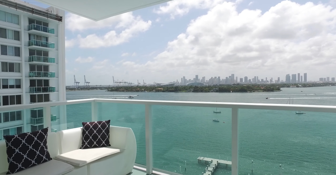 41 Photos vs. 2 MIAMI Waterfront Condos + Private Pool Home Interior Design Tours