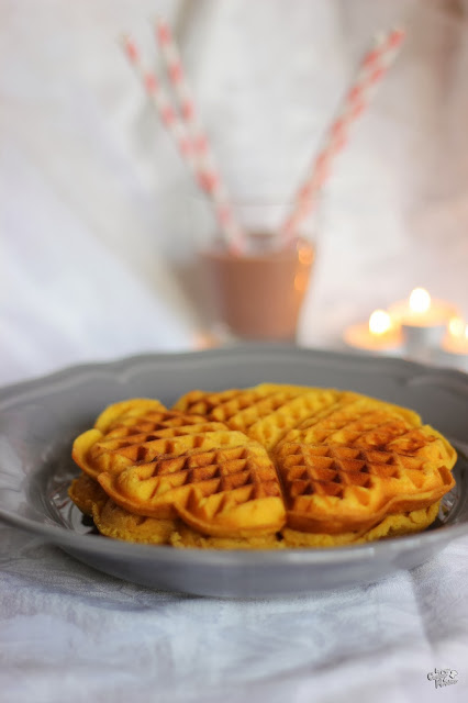 le bloggelfe,ultimo atto: waffles speziati...e un pò del mio natale