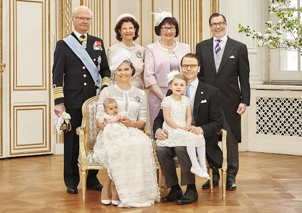 Godparents: Hans Åström, Crown Princess Mette-Marit of Norway, Crown Prince Frederik of Denmark, Princess Madeleine and Oscar Magnuson. Ewa Westling, Olle Westling. King Gustaf, Queen Silvia, Crown Princess Victoria, Prince Daniel, Princess Estelle, Prince Oscar Carl Olof