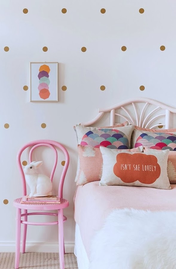 tips-deco-low-cost-decorar-pared-vacia-vinilo-dots-puntos-lunares-topos