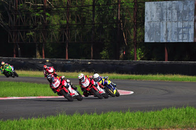 Pertarungan seru antara Gerry, Rheza dan Rey Pertarungan seru antara Gerry, Rheza dan Rey