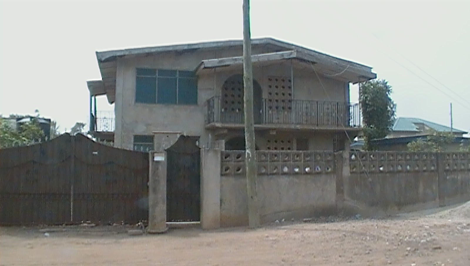 SALAM REAL ESTATE A Six Bedroom House For Sale at Madina