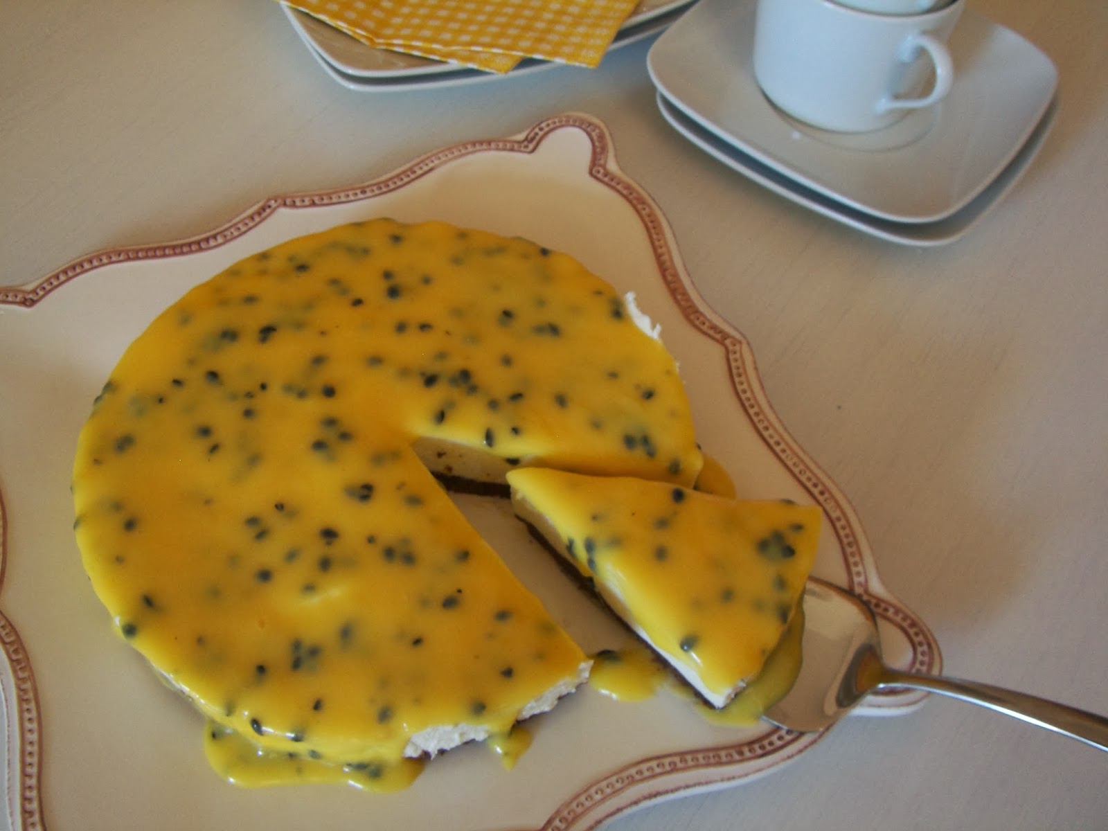 Passionsfrucht-Schmand-Torte