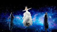 Fuente: https://okdiario.com/television/favoritos-primera-semifinal-eurovision-4120294 La australiana... pinchada de un palo