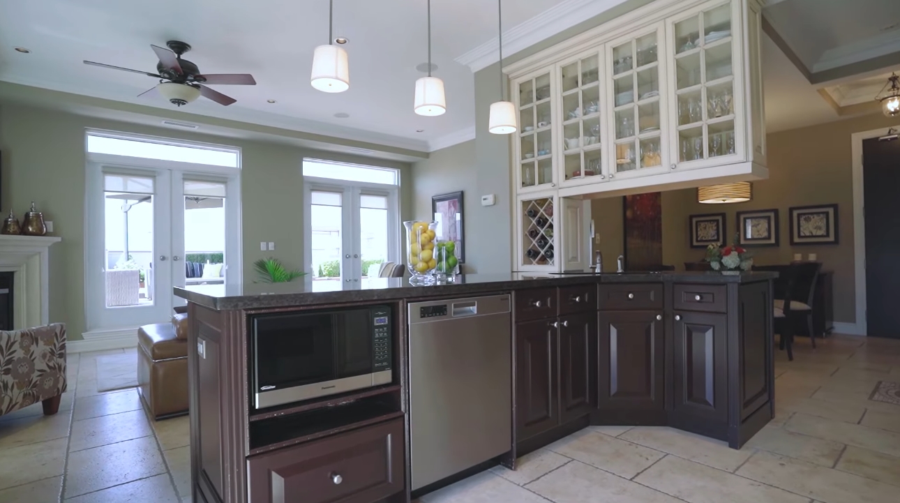 21 Photos vs. 245 Dalesford Rd, Unit 618, Toronto Condo Interior Design Tour