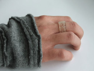 Diseño de anillo futurista 