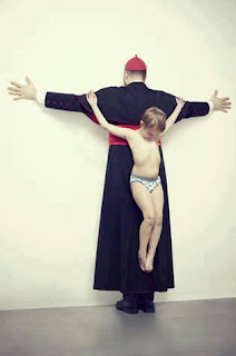 Pedofilia imperdonabile la scorribanda legale Pedofilia imperdonabile la scorribanda legale