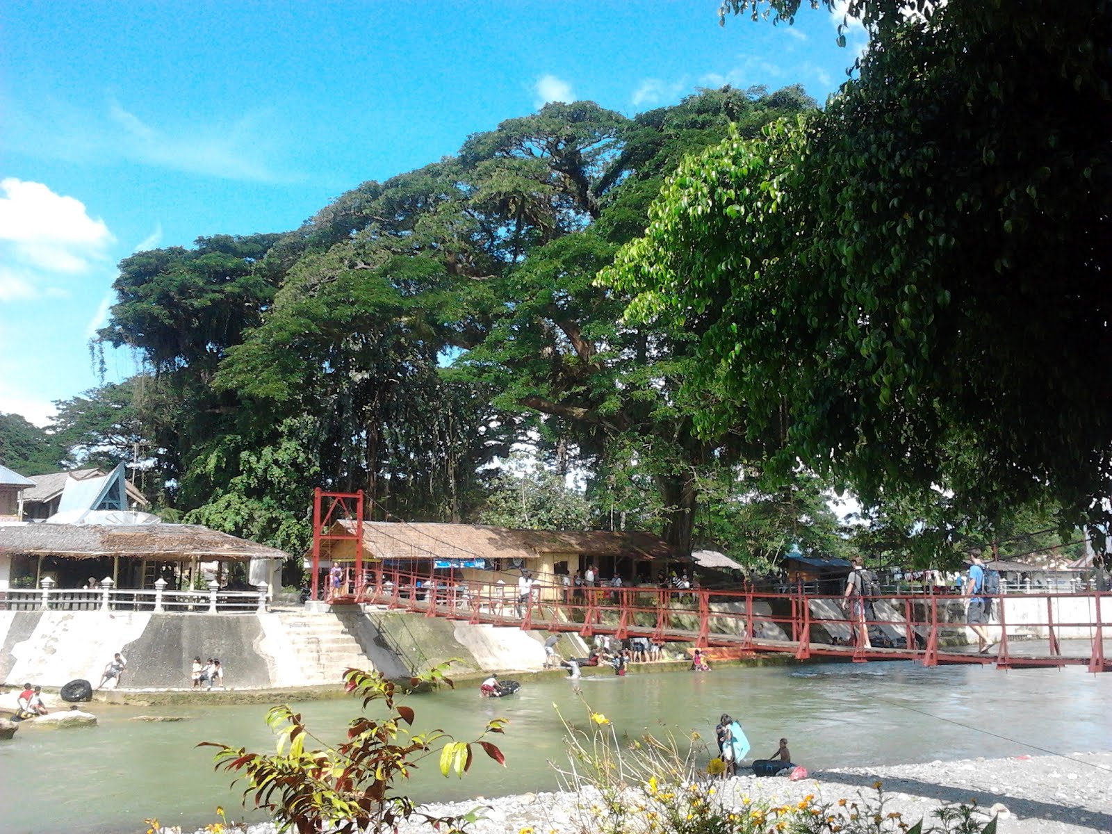 Diary of a Traveling Addict: BUKIT LAWANG