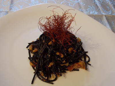 Spaghetti al nero di sepia, reker si bacon