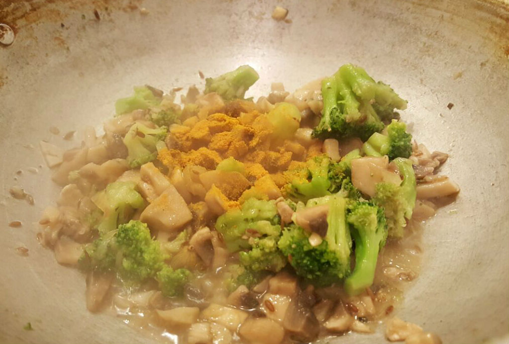 My kitchen Easy broccoli and mushroom rice