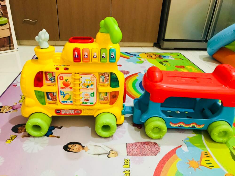 vtech sit to stand train batteries