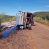 Buraco na pista causa tombamento de caminhão na BR-230, no Maranhão