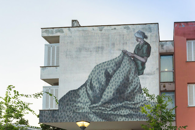 Hyuro was recently in Poggibonsi, Italy where she was invited to create a new piece for the DOTS Street Art Festival.