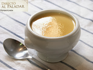 http://www.directoalpaladar.com/recetas-de-sopas-y-cremas/el-consome-a-la-reina-receta