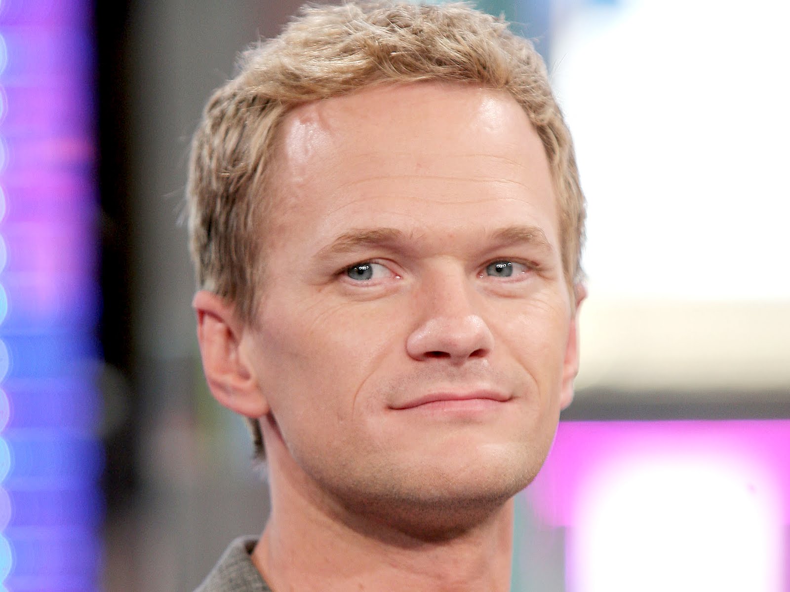 https://4.bp.blogspot.com/-V7UHCCbrS2A/TzKaZKfv84I/AAAAAAAABBk/YpQnuPy05zk/s1600/neil-patrick-harris-wallpaper-17-788435.jpg