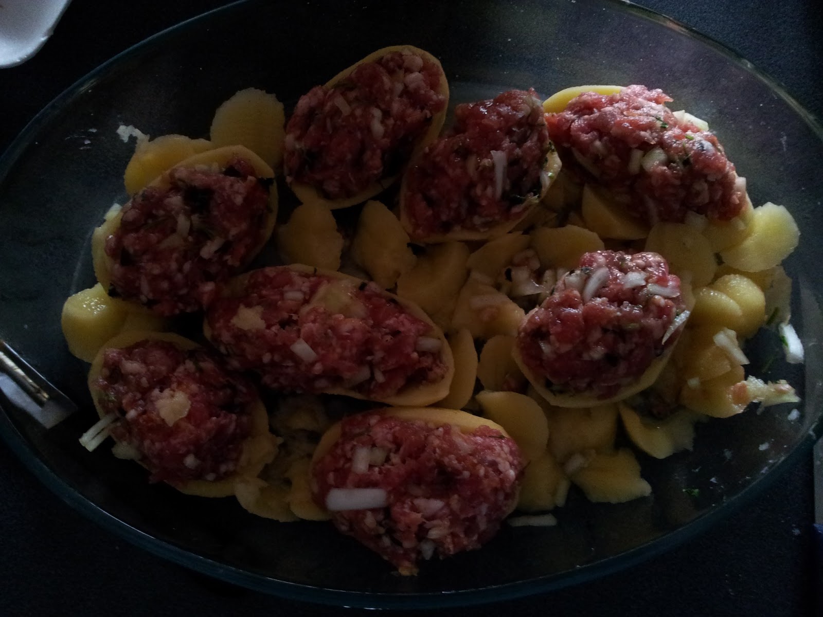 La cuisine de Mimi: Pommes de terre farcies à la chair à saucisse