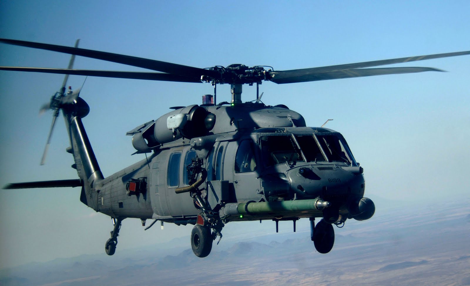 Вертолет перебрасывал отряд. Sikorsky uh-60 Black Hawk. Sikorsky uh-60 Black Hawk вертолет. Вертолетах hh60 Black Hawk. Стелс версия вертолет Sikorsky uh-60 Black Hawk,.