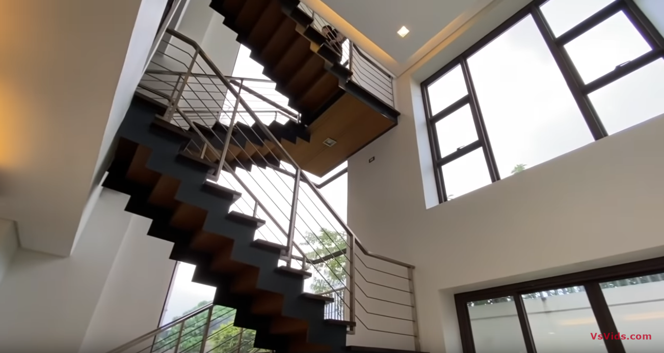 23 Photos vs. Unboxing 29 | Slick and Modern | Discerning Townhouse for Sale in Pasig Kapitolyo Area | Presello - Luxury Home Tour 23 Photos vs. Unboxing 29 | Slick and Modern | Discerning Townhouse for Sale in Pasig Kapitolyo Area | Presello - Luxury Home Tour