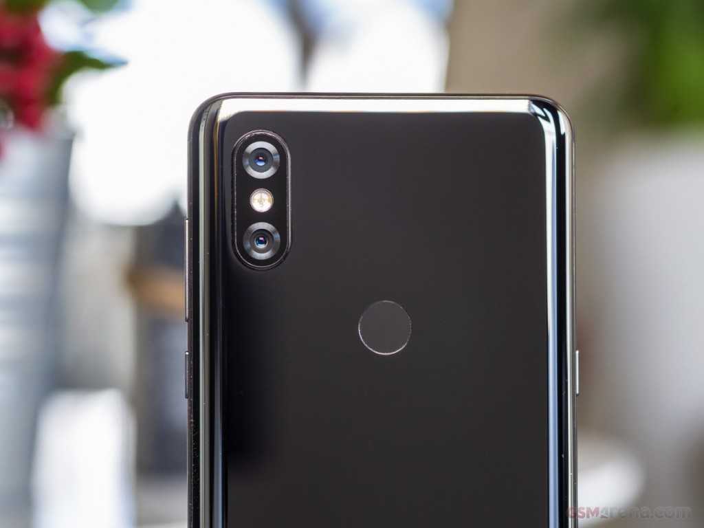 Xiaomi Mi Mix 3 dual rear facing cameras