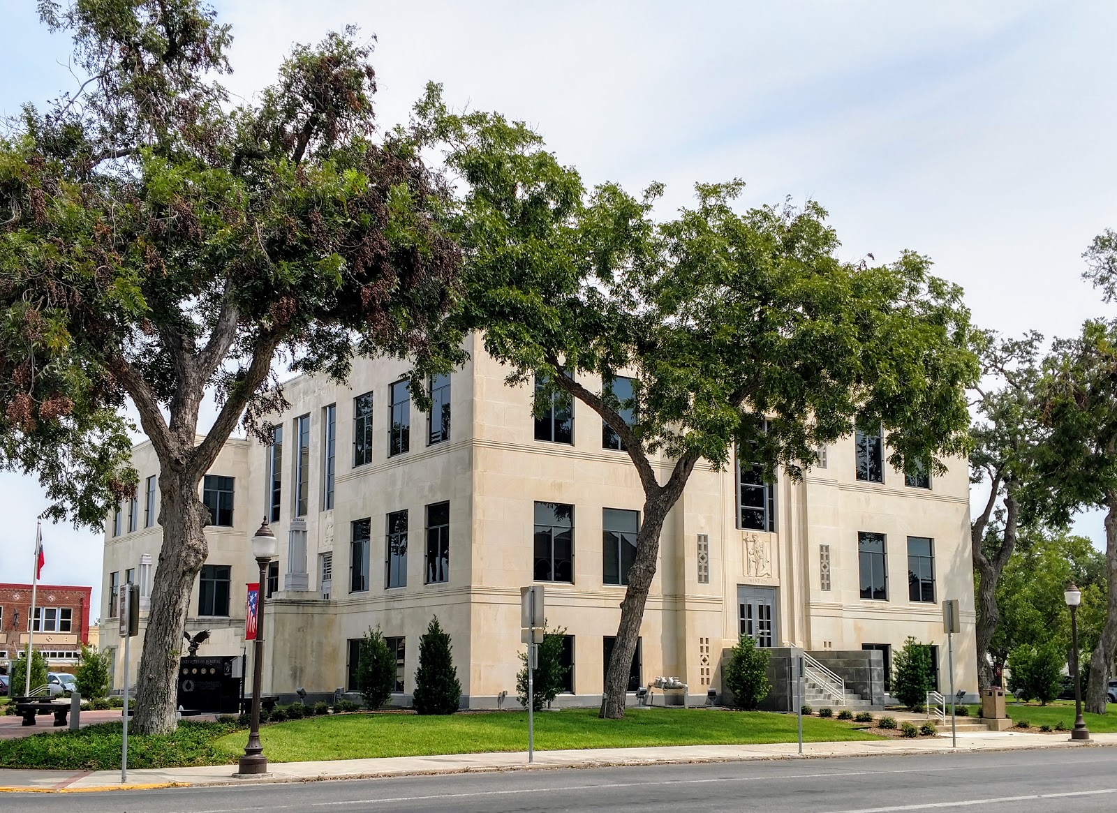 Traveling with the Longdogs Seguin Texas.....A Town full of Surprises!