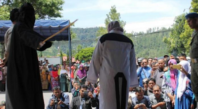 Perbedaan Antara Adat dan Hukum Adat Perbedaan Antara Adat dan Hukum Adat