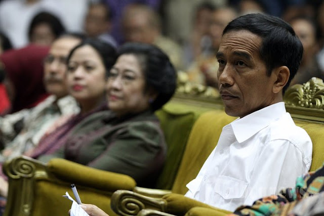 Permohonan Mendalam Megawati kepada Jokowi.. Permohonan Mendalam Megawati kepada Jokowi..