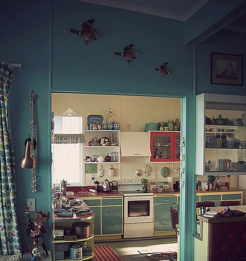 Esdesign A Retro Beach House Nz Authentically Retro A Whopping 110 Like This Amazing Bach Said To Be Situated Just North Of Auckland It S Travelling Back In Time The Most