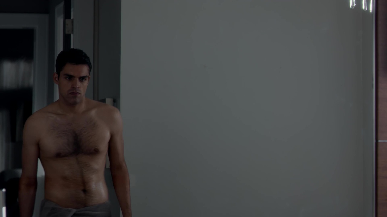 Sean Teale shirtless in Incorporated 1-01 "Vertical Mobility" .