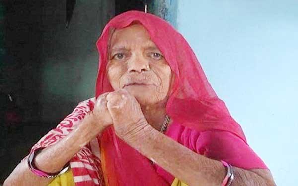 अजब गज़ब! इस गाँव में कैसे रात को गायब हो जाती हैं लोगों की 'उंगलियां' - Taaza Khoj