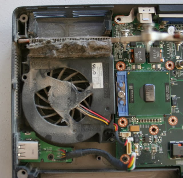 dust in laptop fan