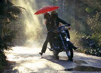 Ketahui ! Tips Berkendara Saat Hujan Yang Baik Dan Aman Ketahui ! Tips Berkendara Saat Hujan Yang Baik Dan Aman
