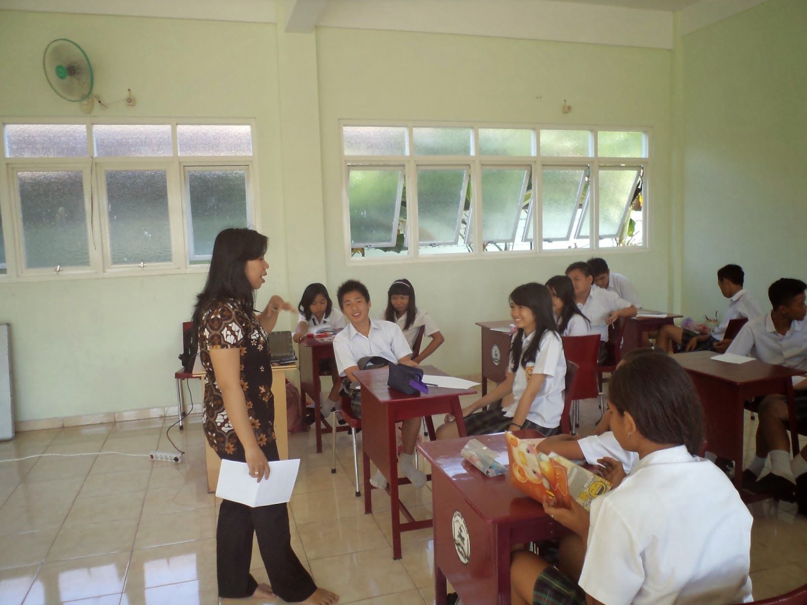 SMP Sion Blora Berlatih Menulis Renungan