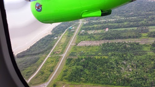 Gambar dari pesawat MAS Wings Twin Otter, pengalaman naik pesawat MAS Wings Twin Otter, gambar MAS Wings Twin Otter