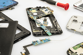 Cara Mudah Mengganti Touchscreen/LCD HP Android Yang Rusak Cara Mudah Mengganti Touchscreen/LCD HP Android Yang Rusak