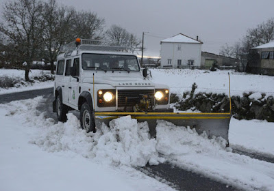 Land Rover quitanieves 