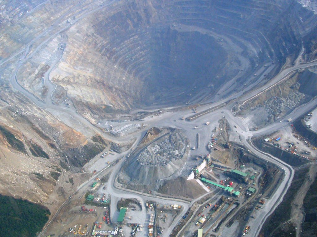 Gambar Tambang Emas Kualitas Terbaik Dunia di Indonesia
