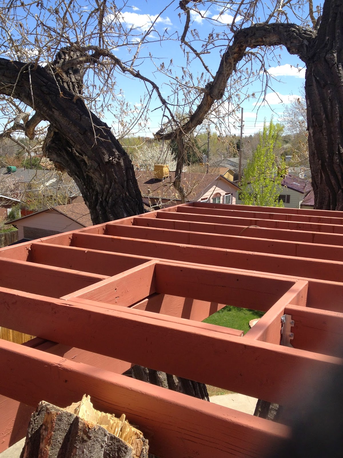 The Treehouser: Part 13: Raising The Treehouse Platform