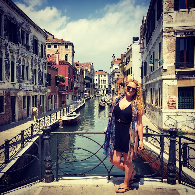 Girl at the Lake City, Venice
