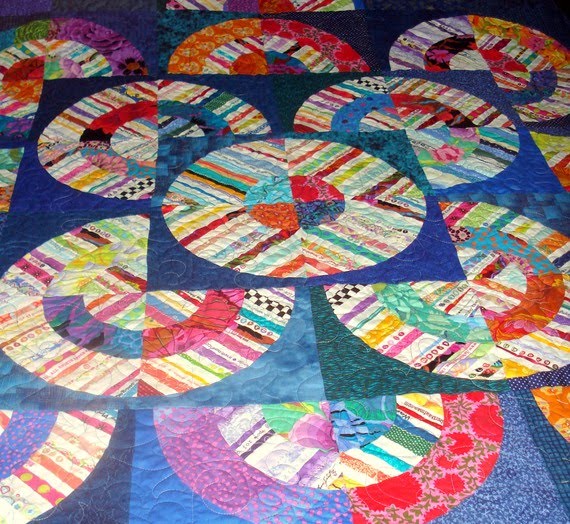 Selvage Blog Nancy's Selvage Circles Quilt