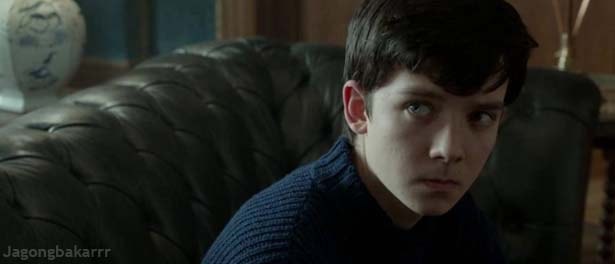 Sinopsis Film : Miss Peregrine's Home for Peculiar Children (2016) Katanya masa remaja adalah waktu dimana kita bisa bersenang Sinopsis Film : Miss Peregrine's Home for Peculiar Children (2016)