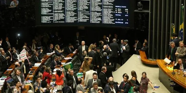NEWS | Brazil Lower House Approves 20-year Government Spending Cap