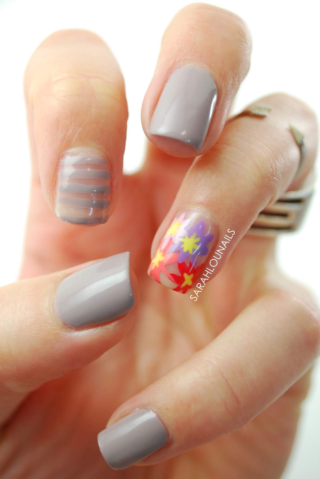 Sarah Lou Nails Gray Fl Accent Nail Tutorial I Have A Fl Accent Nail Tutorial You Guys Should Go Check Out At The Wonder Forest