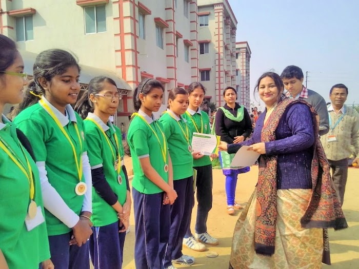 বর্ধমান মডেল স্কুলের বার্ষিক ক্রীড়া, জ্বললো মশাল
